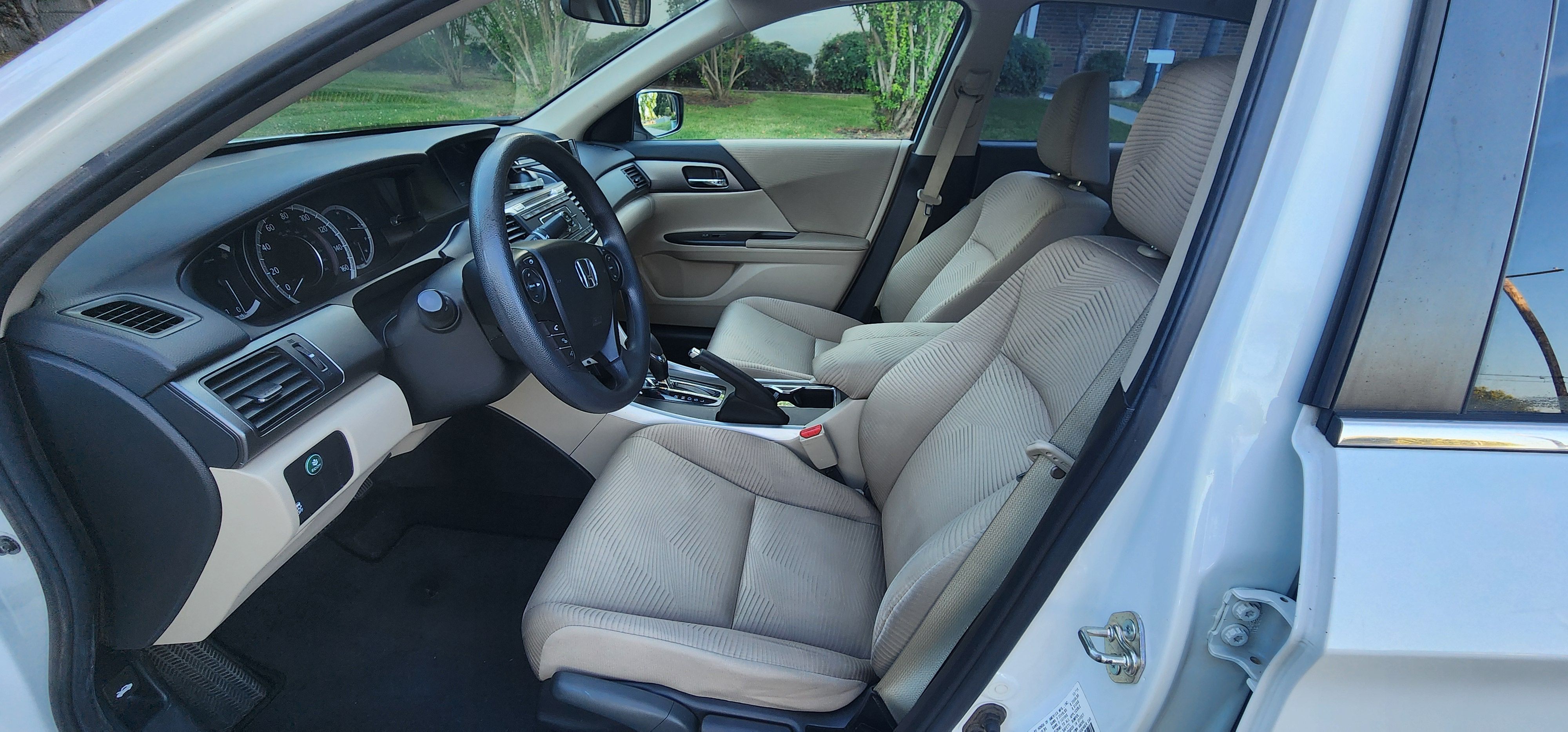 Used 2015 Honda Accord LX image 10