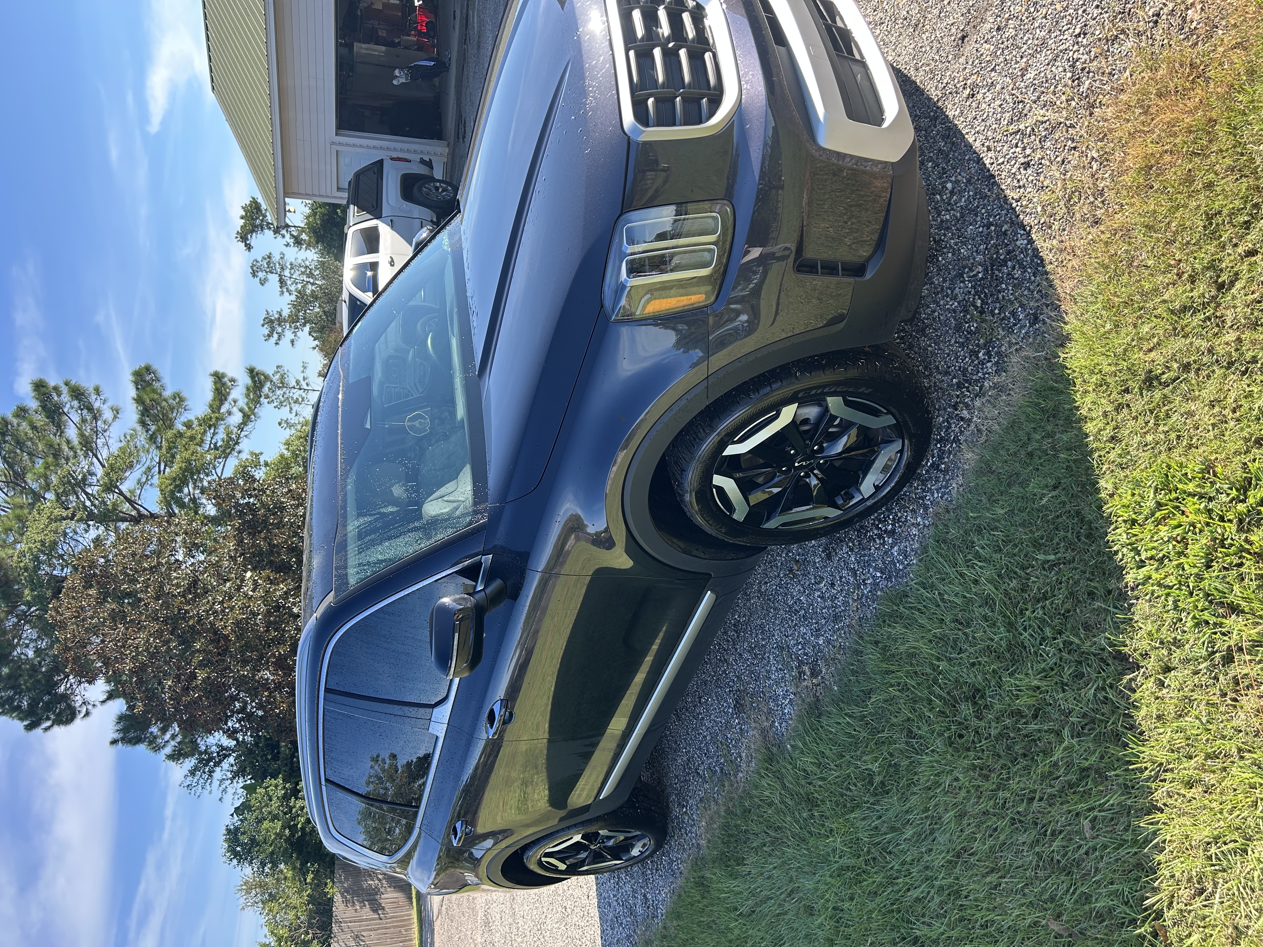 Used 2025 Kia Telluride S FWD image 6