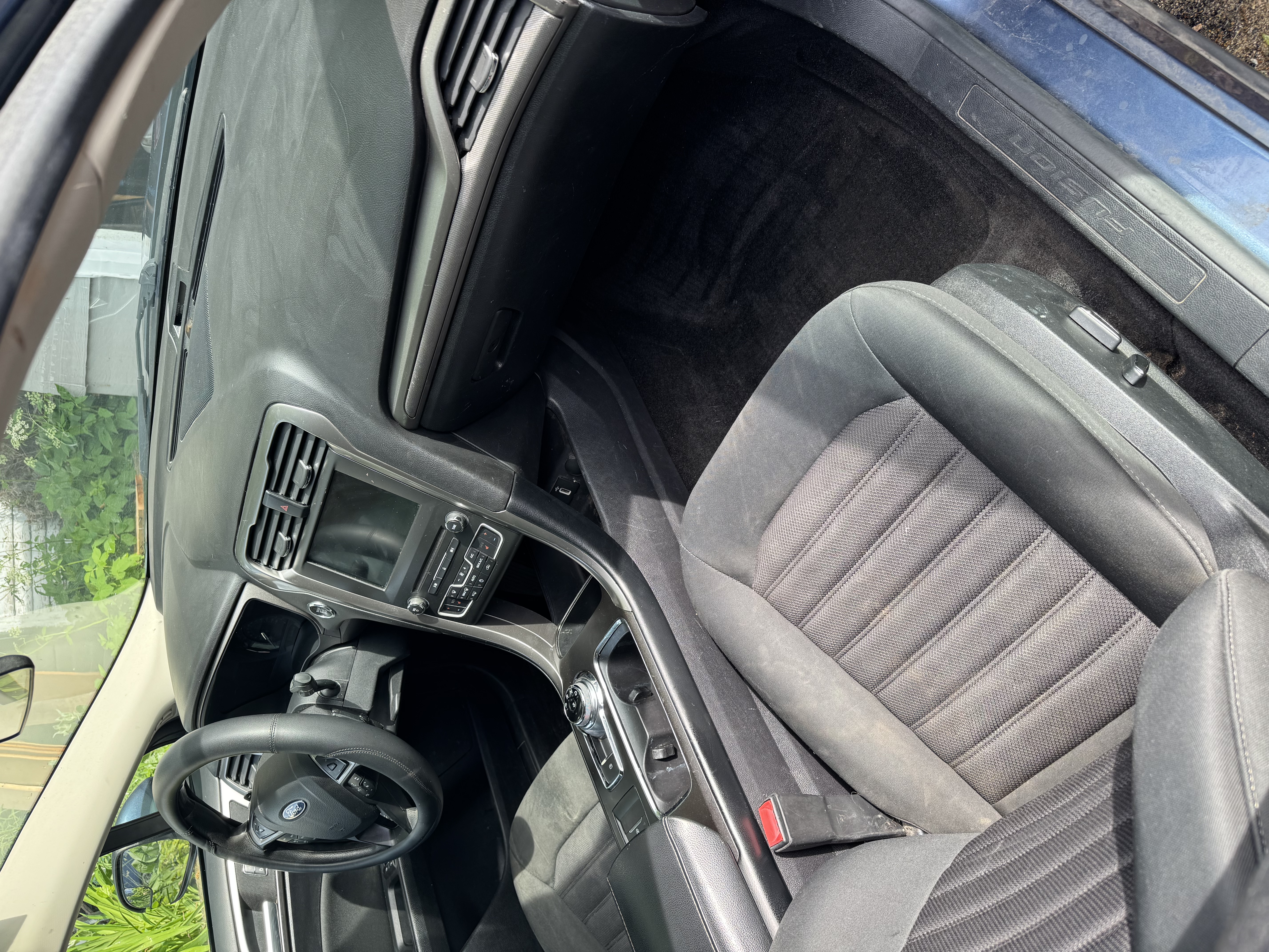 Used 2018 Ford Fusion SE w/ Fusion SE Technology Package FWD image 13