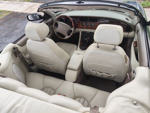 Used 2002 Jaguar XK8 Convertible image 16