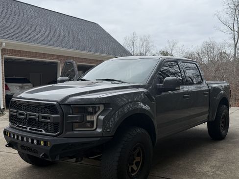 Used 2018 Ford F150 Raptor w/ Equipment Group 802A Luxury image 12