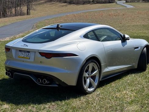 Used 2019 Jaguar F-TYPE R AWD/4WD image 4