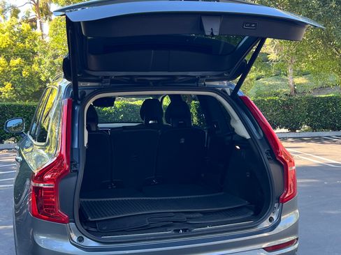 Used 2018 Volvo XC90 T5 Momentum w/ Convenience Package image 6