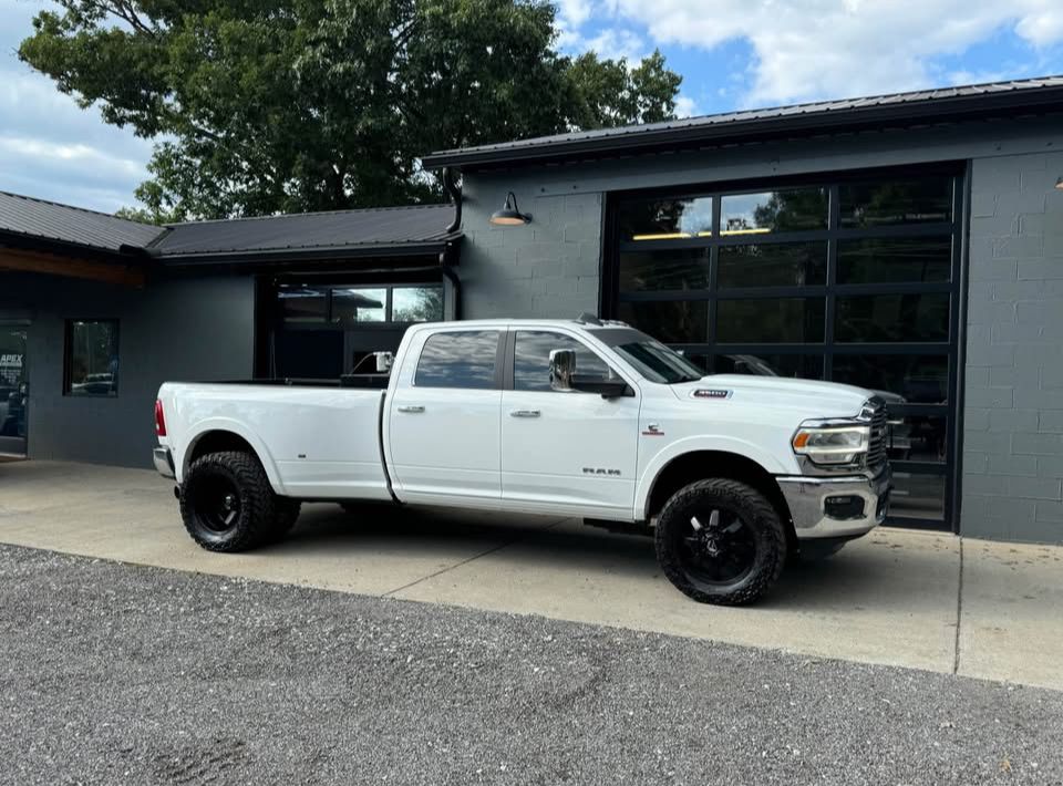 Used 2019 RAM 3500 Laramie AWD/4WD image 2