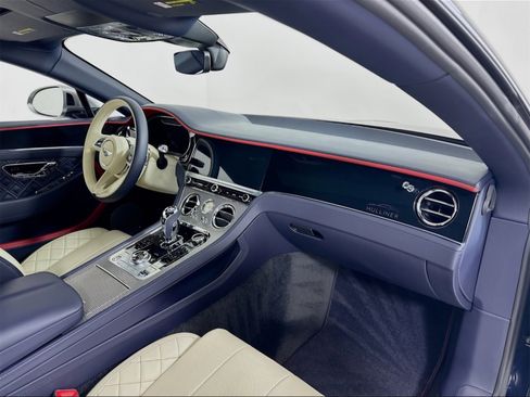 Used 2021 Bentley Continental GT V8 image 5