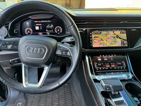 Used 2020 Audi Q8 Prestige w/ Prestige Package image 12