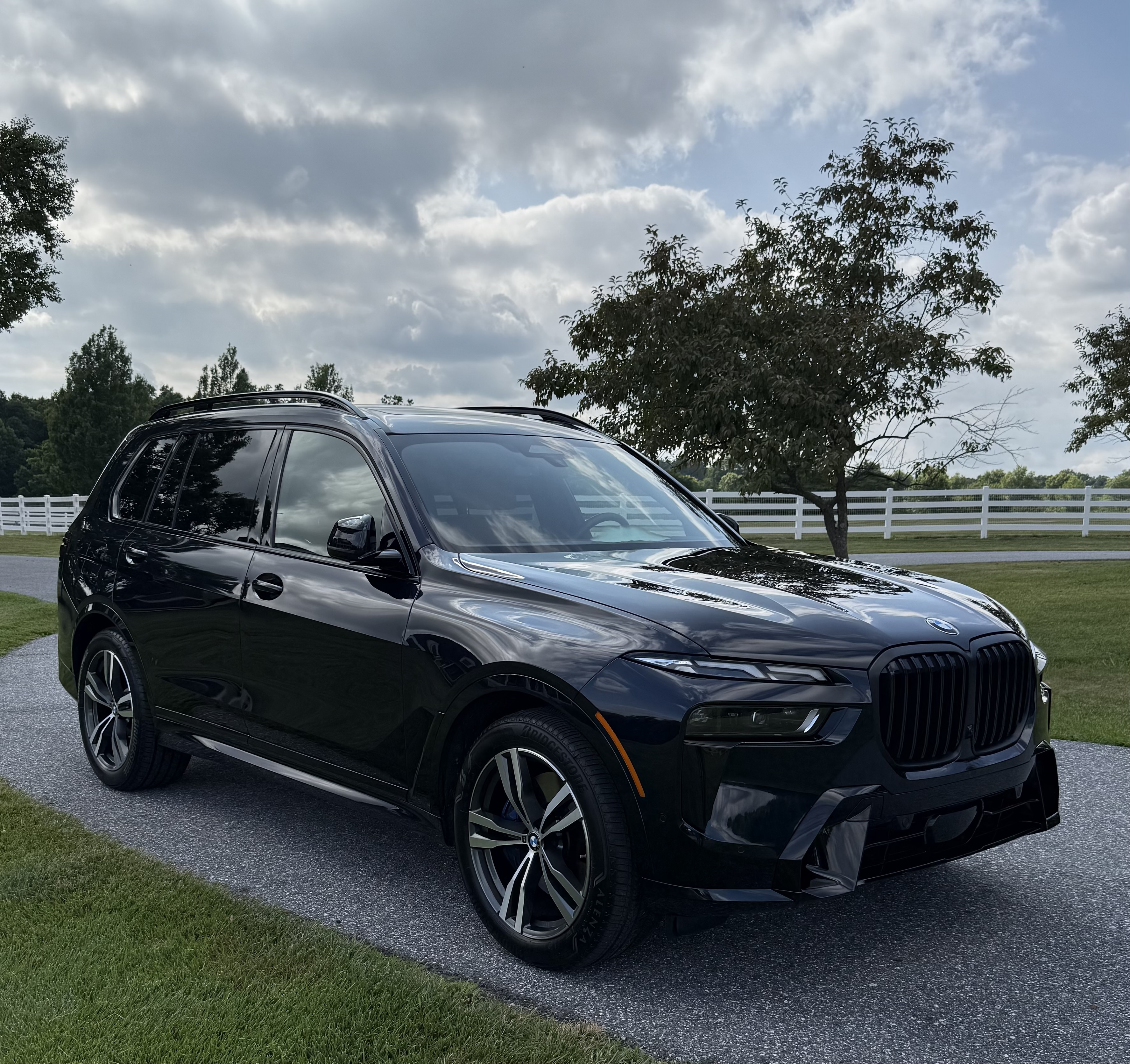 Used 2026 BMW X7 xDrive40i w/ M Sport Package AWD/4WD image 4