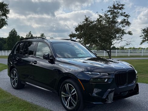 Used 2026 BMW X7 xDrive40i w/ M Sport Package AWD/4WD image 4