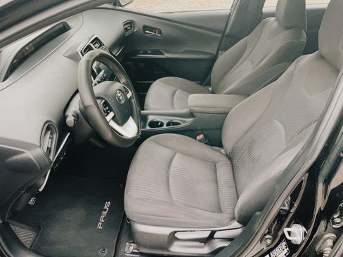 Used 2018 Toyota Prius Two w/ Prius Two Safety Plus Package FWD image 16