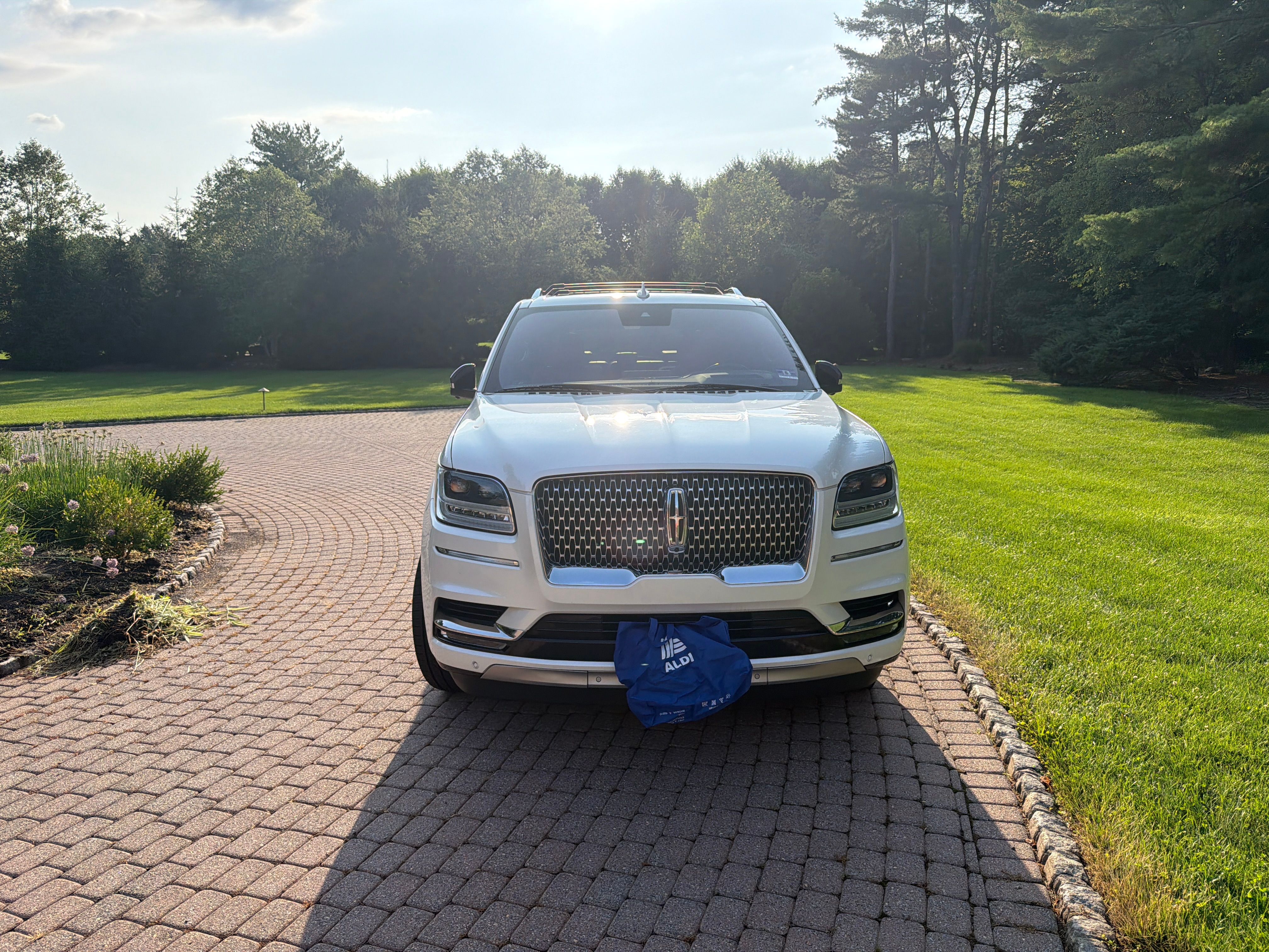 Used 2019 Lincoln Navigator Reserve w/ Cargo Package AWD/4WD image 6