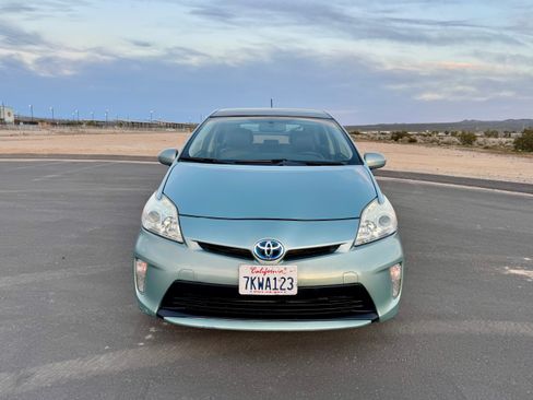 Used 2013 Toyota Prius Four w/ Deluxe Solar Roof Pkg image 10