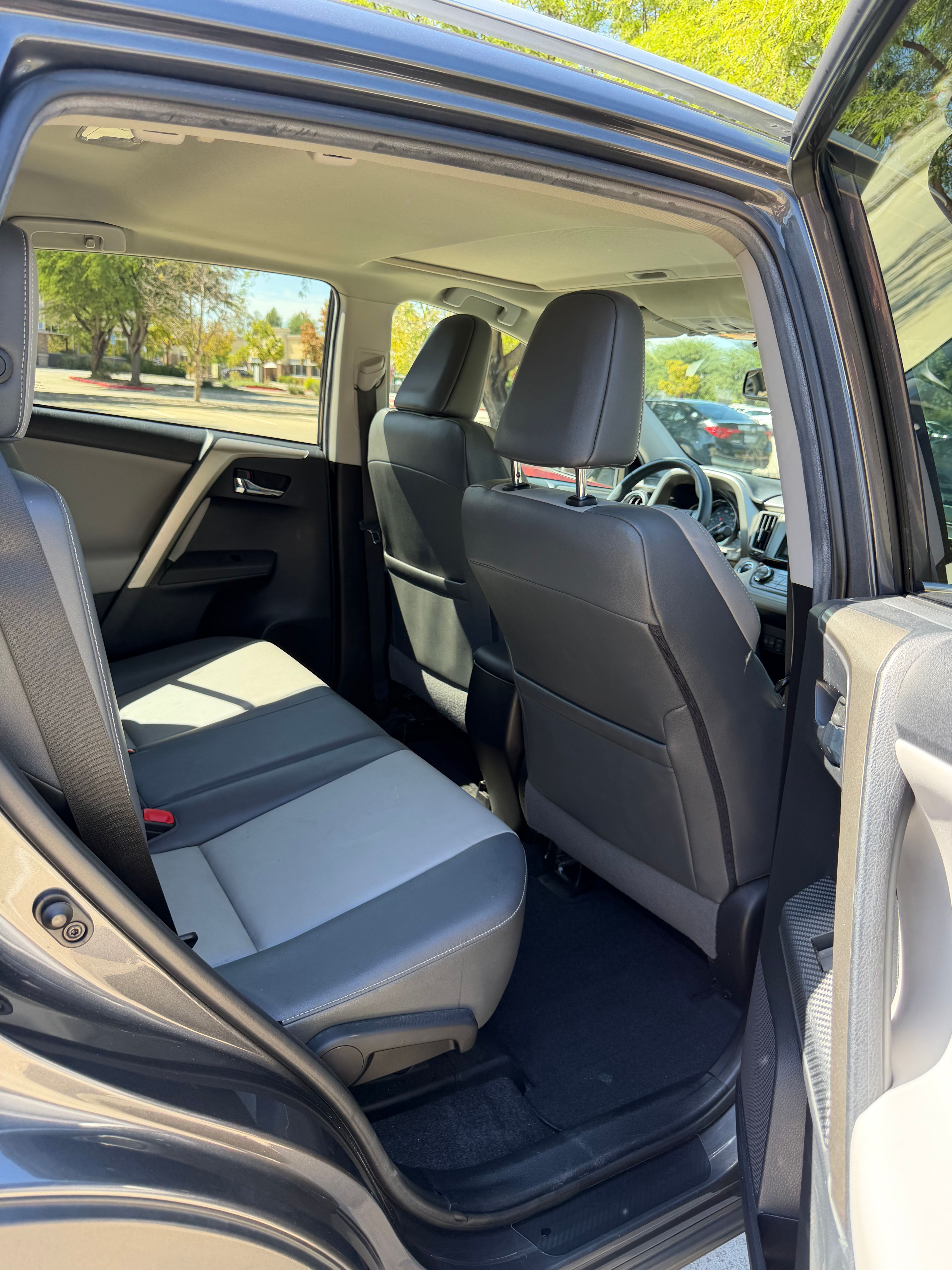 Used 2015 Toyota RAV4 Limited FWD image 13