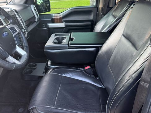 Used 2016 Ford F150 Lariat image 11