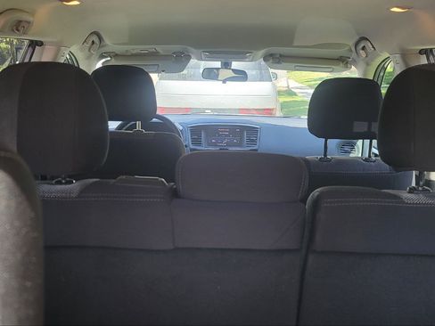 Used 2018 Nissan Pathfinder S image 11