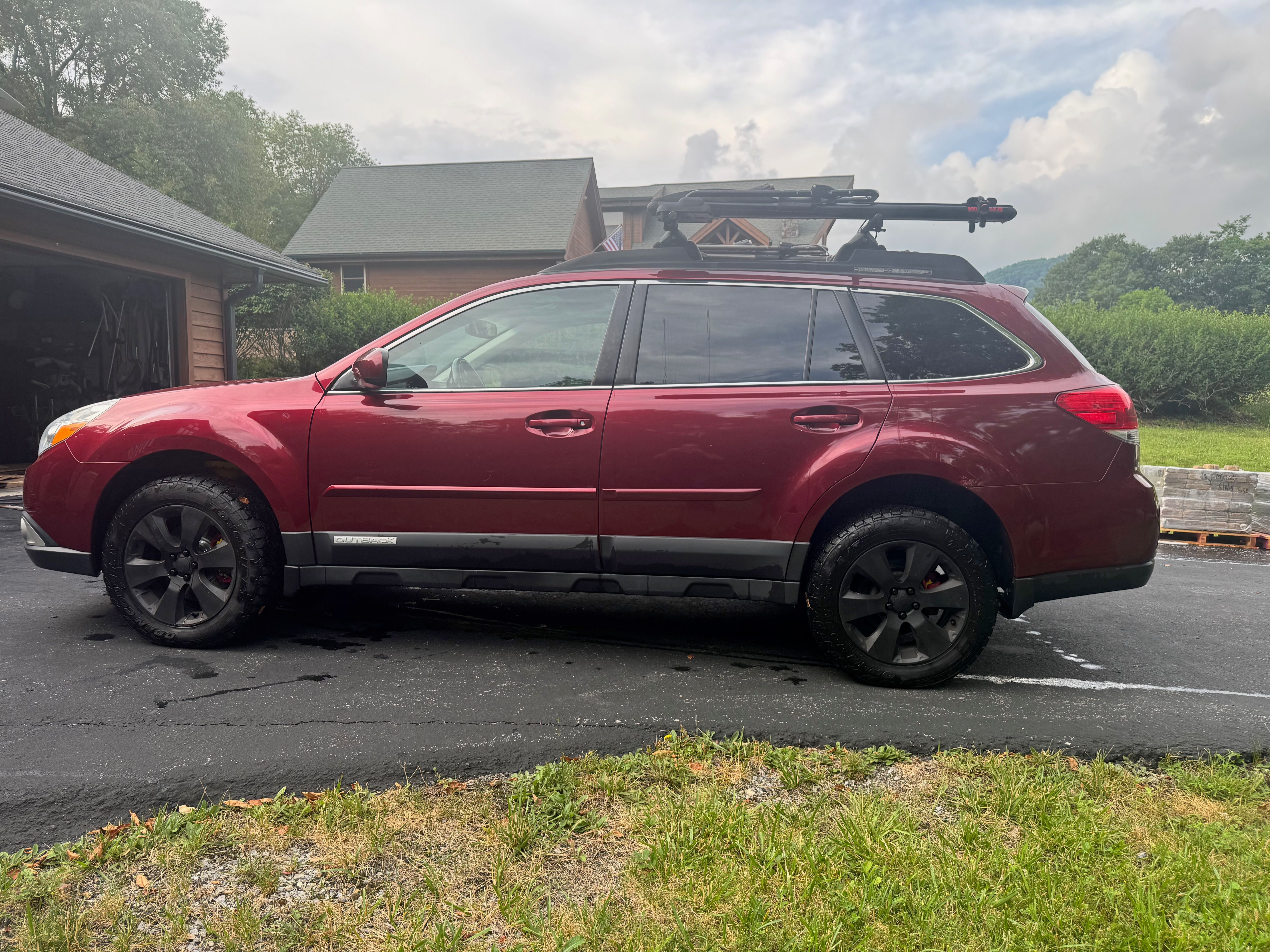 Used 2012 Subaru Outback 3.6R Limited w/ Moonroof Pkg AWD/4WD image 1