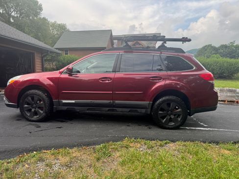 Used 2012 Subaru Outback 3.6R Limited w/ Moonroof Pkg AWD/4WD image 1