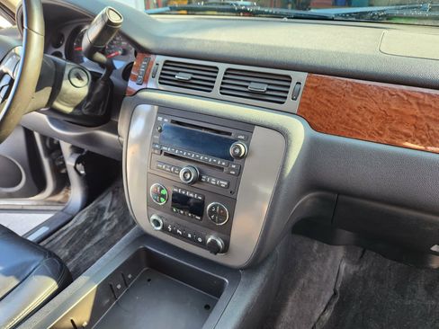 Used 2008 GMC Yukon XL SLT w/ SLT Preferred Equipment Group image 15