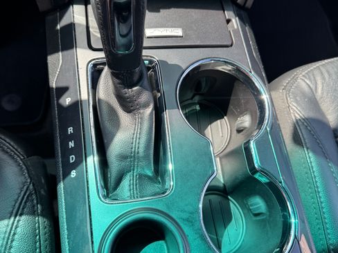 Used 2016 Ford Explorer XLT w/ Equipment Group 202A image 17