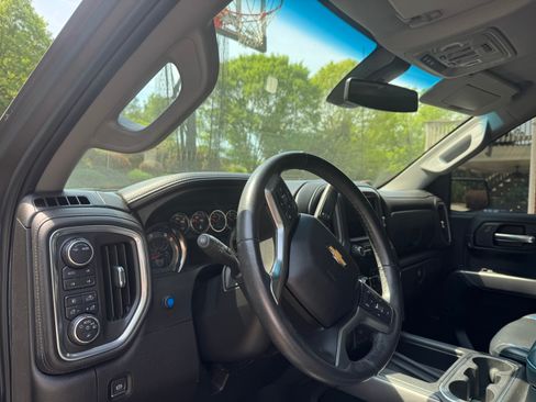 Used 2020 Chevrolet Silverado 1500 LTZ w/ LTZ Premium Package image 23