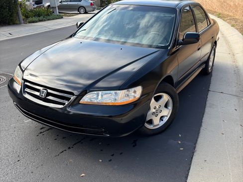 Used 2001 Honda Accord LX image 2