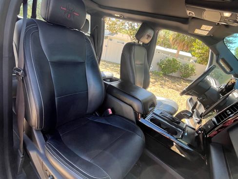 Used 2019 Ford F150 XLT w/ Equipment Group 302A Luxury AWD/4WD image 11