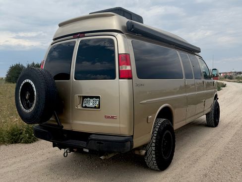 Used 2011 GMC Savana 2500 Extended RWD image 6