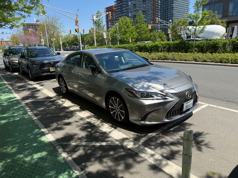 Used 2021 Lexus ES 250 w/ Premium Package AWD/4WD image 10