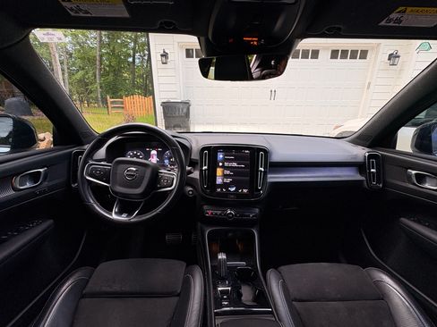 Used 2019 Volvo XC40 T5 R-Design AWD/4WD image 10