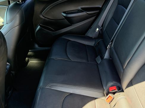 Used 2017 Chevrolet Cruze Premier image 13