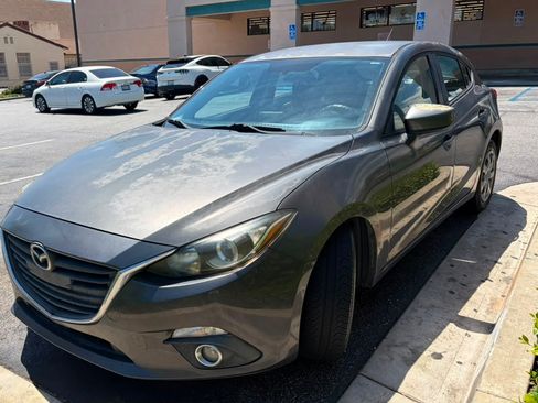 Used 2016 MAZDA MAZDA3 i Sport FWD image 5