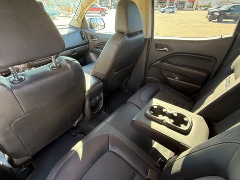 Used 2016 GMC Canyon SLE w/ All Terrain Package image 10