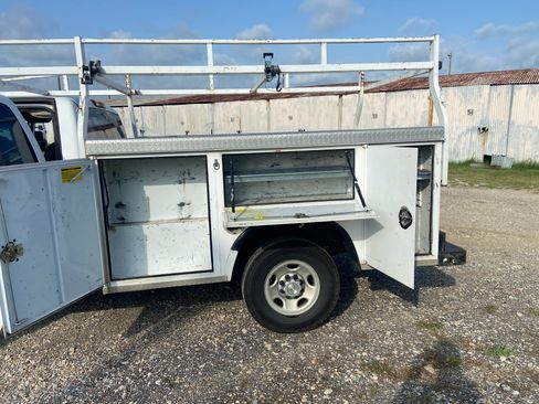 Used 2004 Chevrolet Silverado 2500 W/T RWD image 15