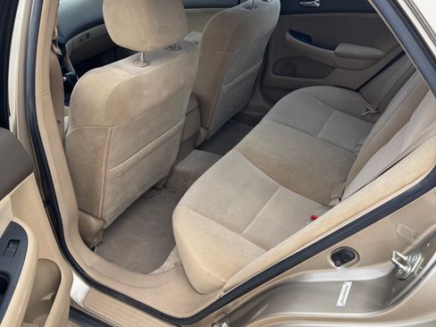 Used 2004 Honda Accord LX image 11