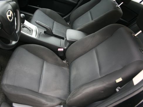 Used 2011 MAZDA MAZDA3 i Sport image 27