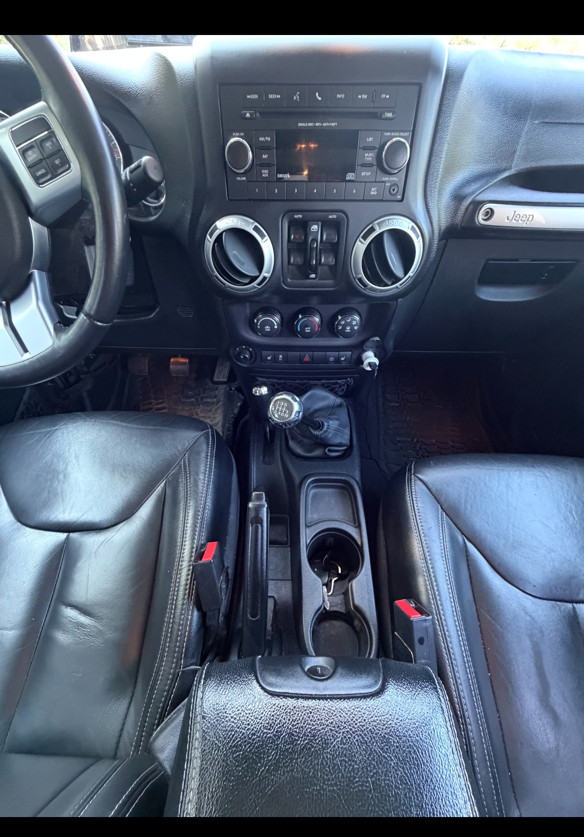 Used 2016 Jeep Wrangler Unlimited Rubicon AWD/4WD image 11