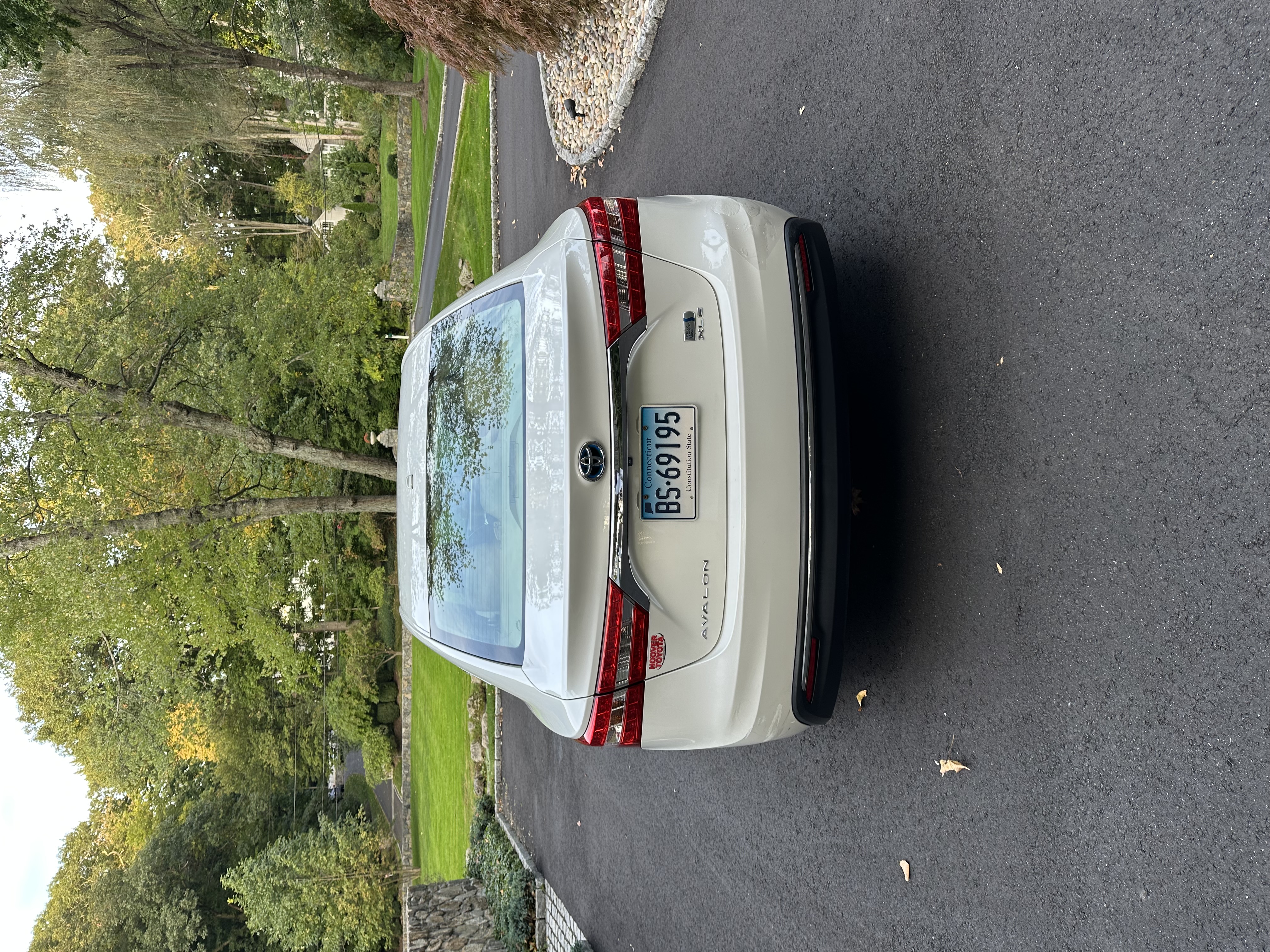 Used 2013 Toyota Avalon XLE Touring FWD image 6