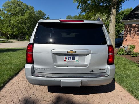 Used 2017 Chevrolet Suburban Premier AWD/4WD image 2