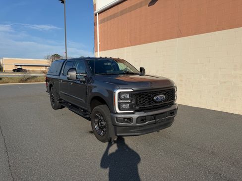 Used 2024 Ford F250 Lariat w/ Sport Appearance Package image 4