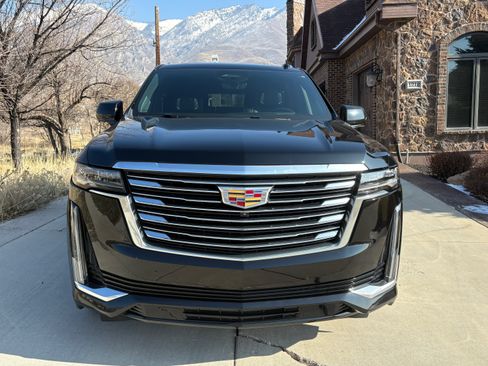 Used 2022 Cadillac Escalade ESV Premium Luxury Platinum image 4