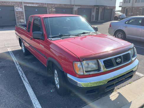 Used 2000 Nissan Frontier XE image 8