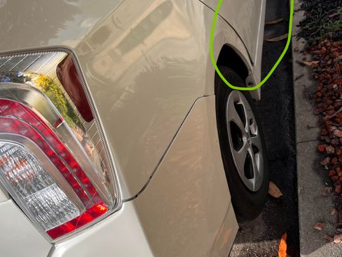 Used 2015 Toyota Prius Two image 9