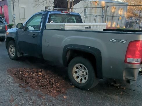 Used 2007 Chevrolet Silverado 1500 W/T image 2