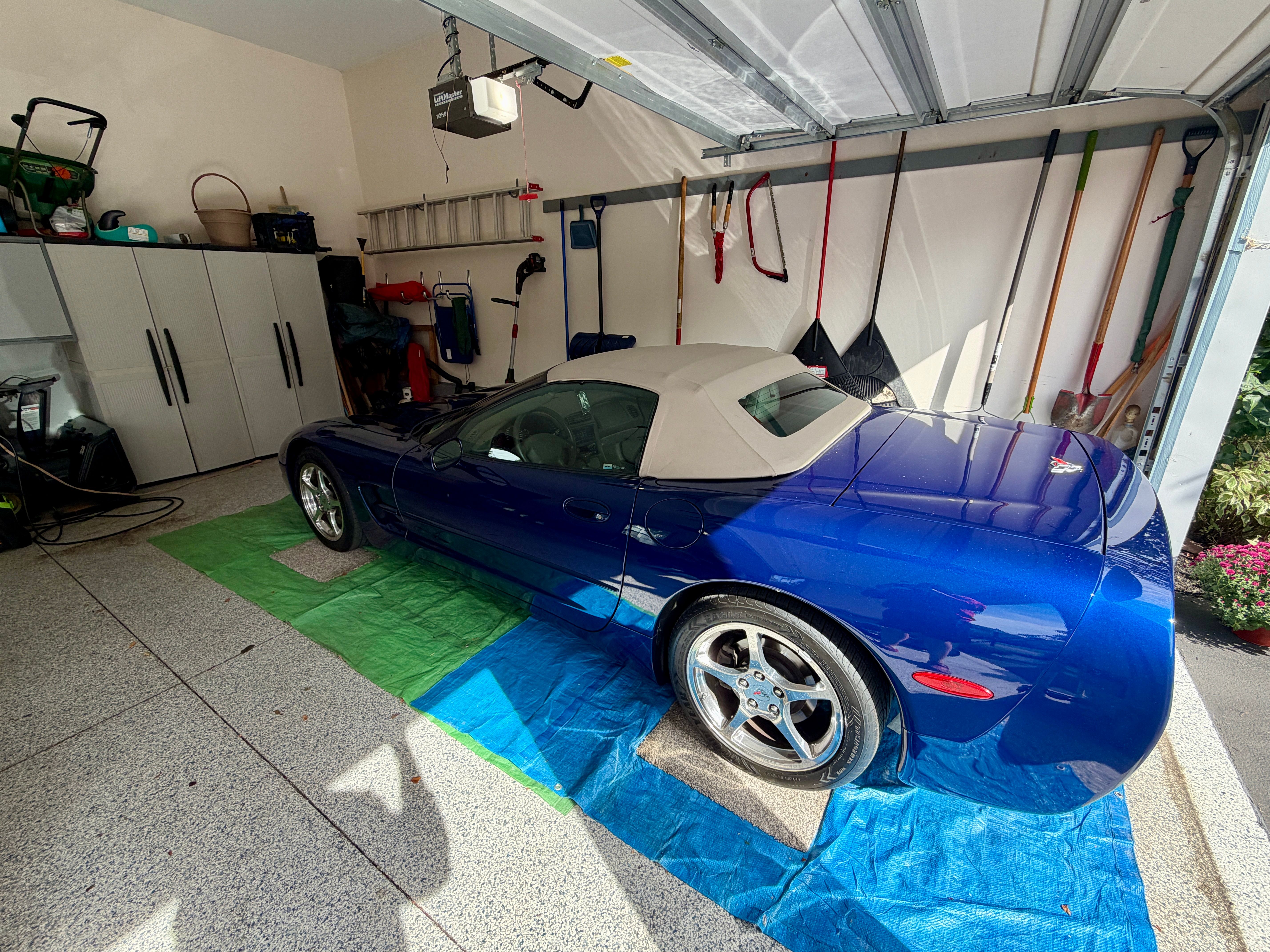 Used 2004 Chevrolet Corvette Convertible w/ Preferred Equipment Group RWD image 9