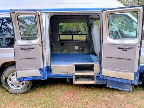 Used 2006 Ford E-250 and Econoline 250 Extended image 8