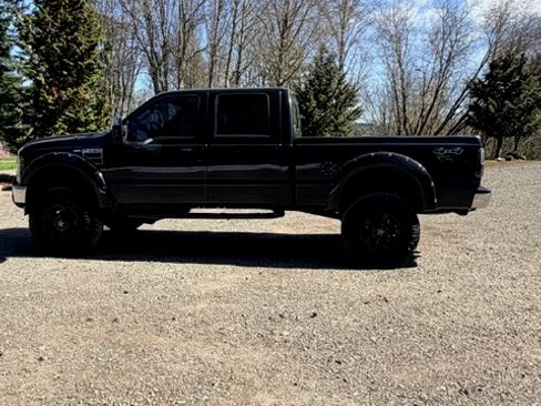 Used 2010 Ford F250 Lariat image 14