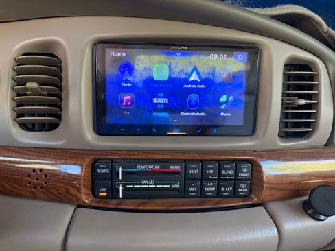 Used 2001 Buick Le Sabre Custom w/ Luxury Pkg FWD image 11