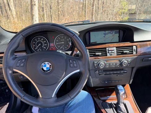 Used 2013 BMW 328i Convertible image 8