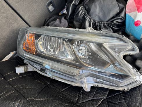 Used 2015 Honda CR-V LX image 12