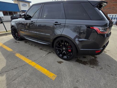 Used 2021 Land Rover Range Rover Sport HST image 4