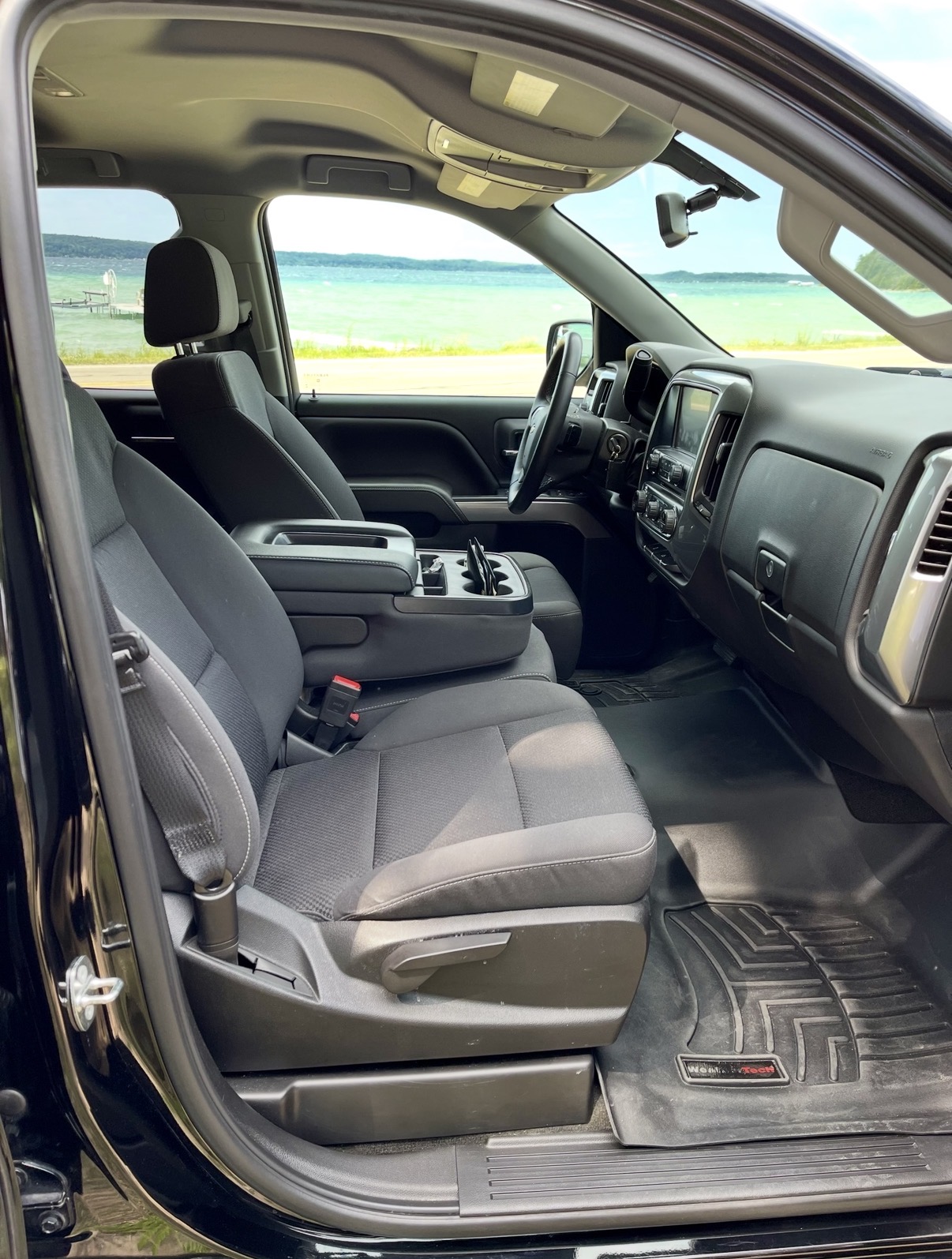 Used 2018 Chevrolet Silverado 1500 LT w/ All Star Edition AWD/4WD image 7